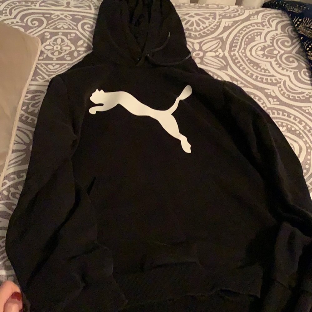 Men’s Small Puma hooded sweatshirt